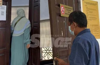 Salah Guna Amanah, Kesucian Masjid Tercalar