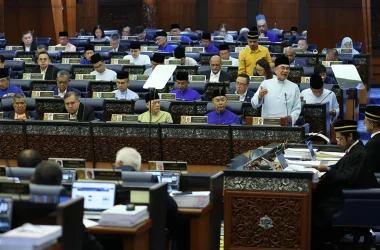 Belanjawan 2027: Gaji minimum naik kepada RM2,000 mulai Jun 2027