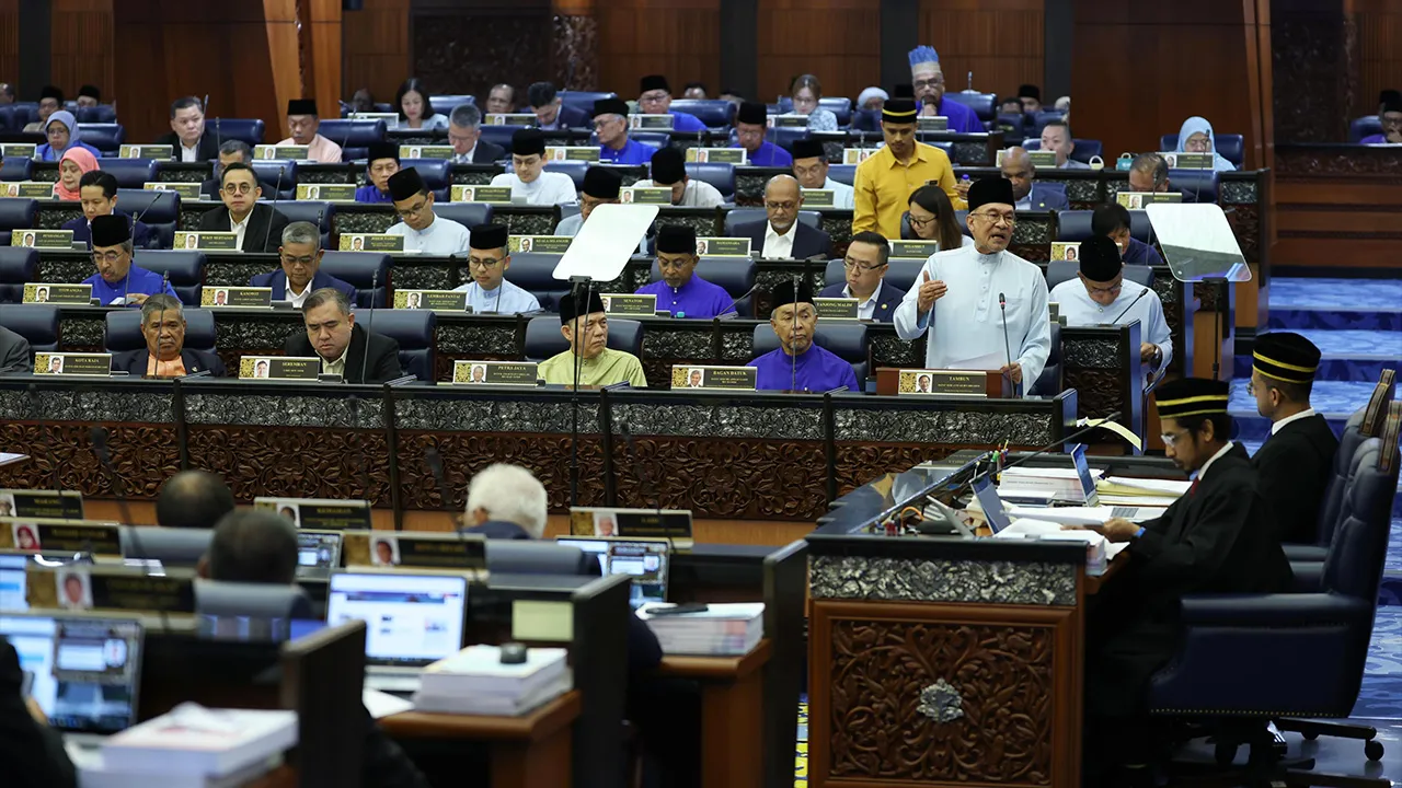 Belanjawan 2027: Gaji minimum naik kepada RM2,000 mulai Jun 2027