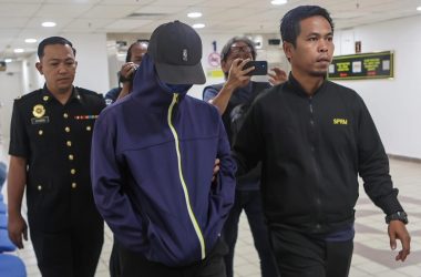 Sarjan Mejar Didakwa Bocor Operasi Polis, Disuap RM2,400